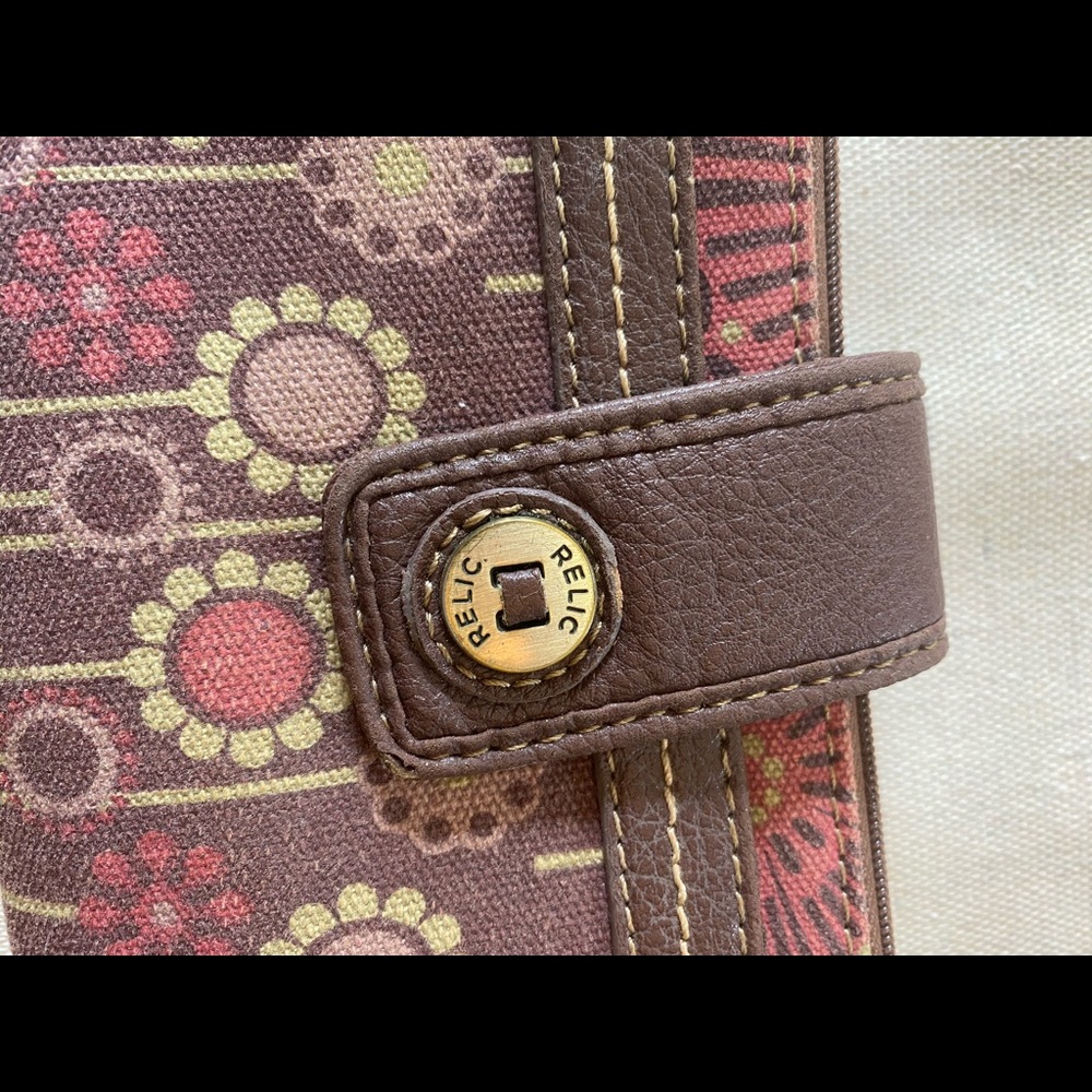 Relic Wallet - Picture 2 of 5